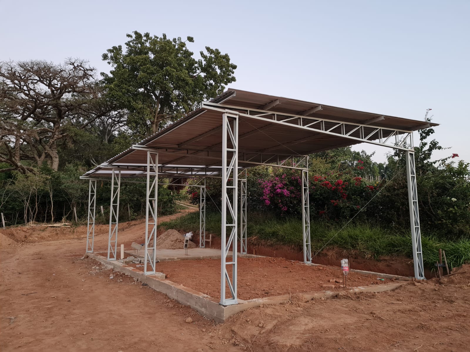 Estrutura metálica com cobertura em São João da Boa Vista